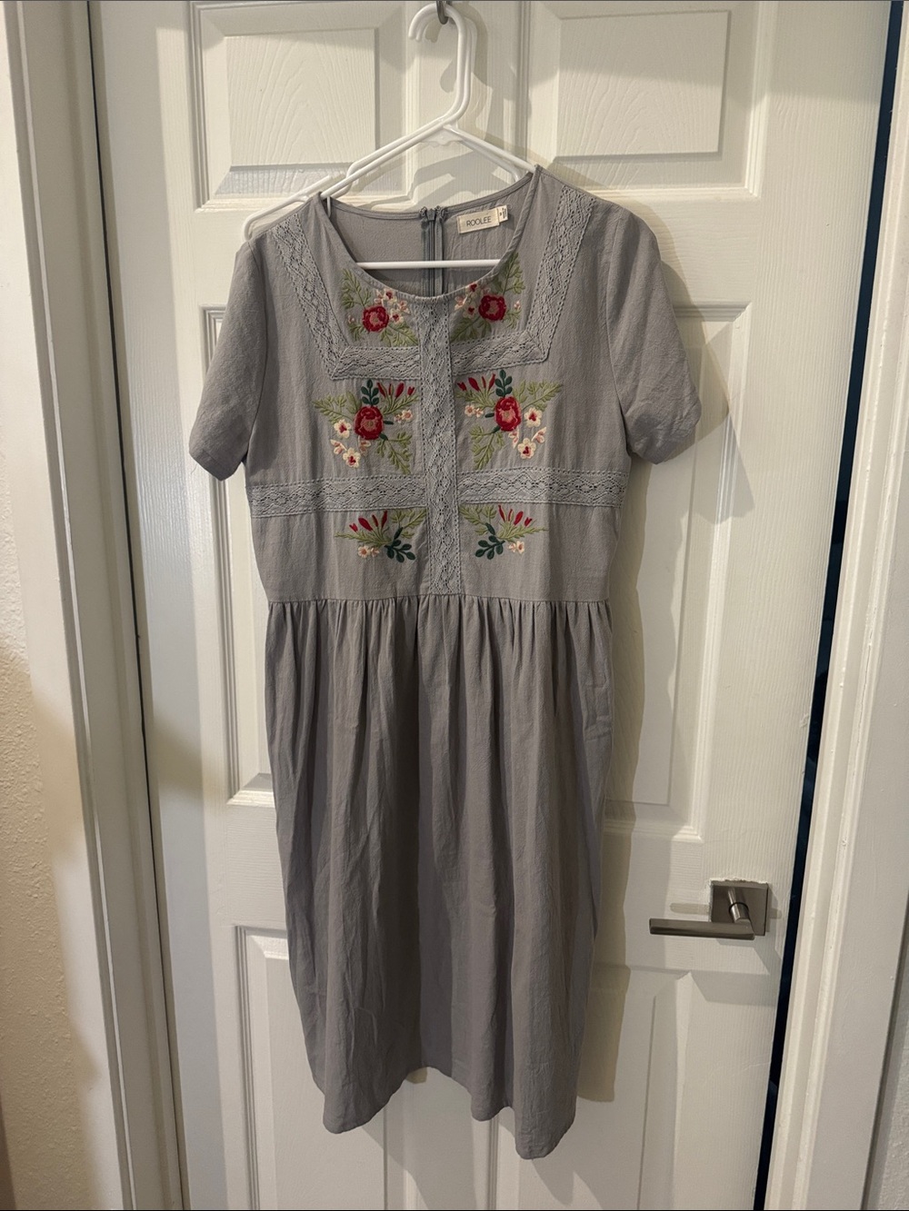 Roolee Gray Embroidered Floral Midi Dress 100% Cotton Size Medium